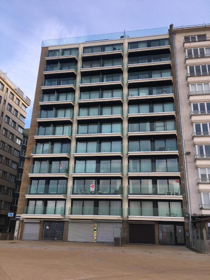 Prachtige Studio Met Frontaal Zeezicht En Terras 4 Pers. Apartment Oostende Bagian luar foto